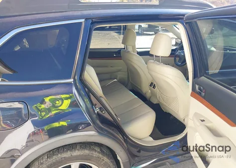 2013 Subaru Outback 2.5I Limited z USA, uszkodzony, nr VIN 4S4BRBKC7D3302032